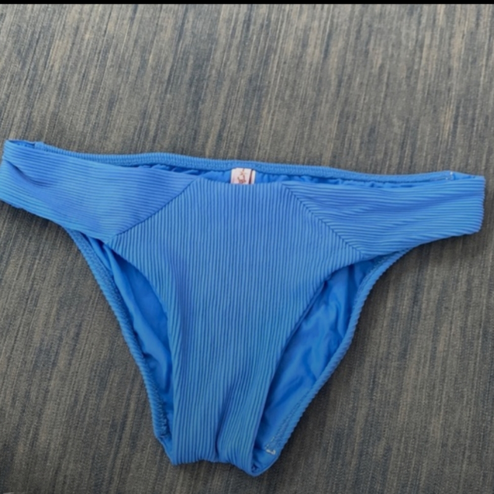 Luli Fama Triana Bottom